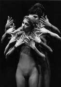 Quatre des danseurs de la compagnie Les Philobolus (Rue des Archives) - Muzeo.com