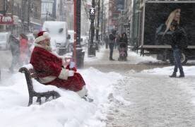 Le Père Noël (C.S. Tjandra) - Muzeo.com