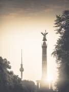 Siegessäule vs. Fernsehturm (Ronny Behnert) - Muzeo.com