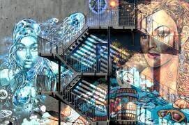 Street art mural sur un bâtiment à Manchester, Angleterre (Russell Hart) - Muzeo.com