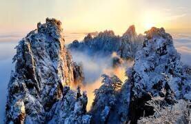 Sunrise at Mt. Huang Shan (Adam Wong) - Muzeo.com
