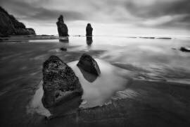 Three Sisters Beach (Yan Zhang) - Muzeo.com