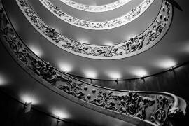 Escalier dans les musées du Vatican (Elke Landgraff) - Muzeo.com