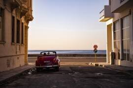 Watching the sun set - Havana (John Deakin) - Muzeo.com