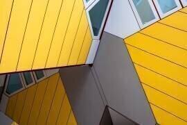 Yellow houses 3 (Andrea Incerti) - Muzeo.com