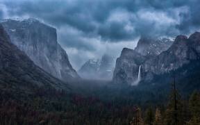 Amidst A Thunderstorm (Michael Zheng) - Muzeo.com
