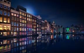 Amsterdam Windows Colors (Jesús M. García) - Muzeo.com