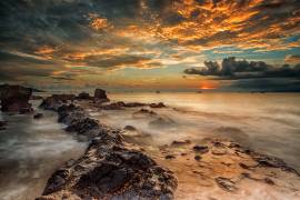 Angry Beach (Gunarto Song) - Muzeo.com