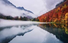Autumn reflections at the emerald lake (Ales Krivec) - Muzeo.com