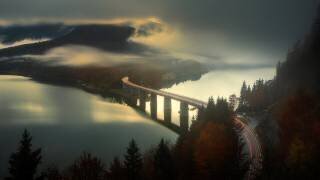 Bridge to the fog (Thomas Siegel) - Muzeo.com
