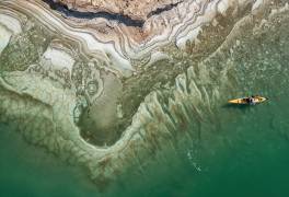Dead sea kayaker (Ido Meirovich) - Muzeo.com