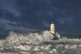Faro di Mangiabarche(Calasetta-Sardegna) (Nicola Friargiu) - Muzeo.com