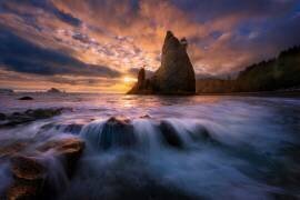 Fractured (Chris Moore) - Muzeo.com