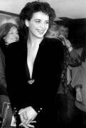 French Actress Juliette Binoche Receiving French Movie Prize (Rue des Archives) - Muzeo.com