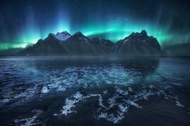 Frozen World, The Crown (Carlos F. Turienzo) - Muzeo.com