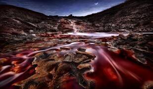 Last Lights in Rio Tinto III (Red River) (Jesús M. García) - Muzeo.com