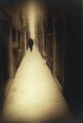 Man Walking Down Alley (Charles Klein) - Muzeo.com