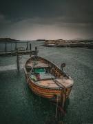 Old fishingboat in the rain (Dan Larsson) - Muzeo.com