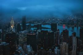 Rainy day in the city (Pavol Stranak) - Muzeo.com