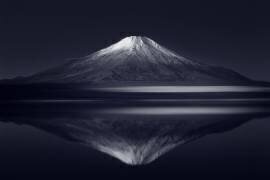 Reflection Mt. Fuji (Takashi Suzuki) - Muzeo.com
