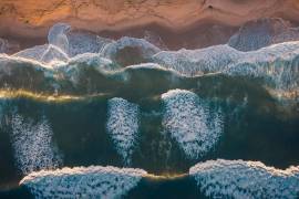 Symphony of ocean waves (Wei (David) Dai) - Muzeo.com