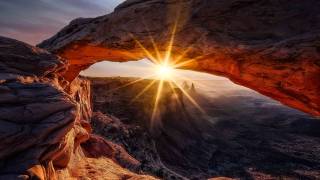 The Mesa Arch (Rene Colella) - Muzeo.com