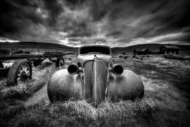 Too Old to Drive (Carsten Schlipf) - Muzeo.com