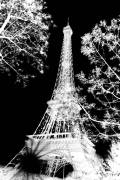 Tour Eiffel - Soleil de nuit (Chrystèle Lacène) - Muzeo.com
