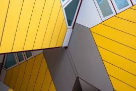 Yellow houses 3 (Andrea Incerti) - Muzeo.com