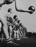Girls at bowling (Keystone) - Muzeo.com