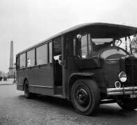 Grève générale à Paris, 25 novembre 1949 (Rue des Archives) - Muzeo.com