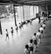 Modèle de l'école primaire à Suresnes (France) (Rue des Archives) - Muzeo.com
