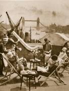 The roof garden of the Langbourne Club for city women, Fishmonger Hall Street (anonymous) - Muzeo.com