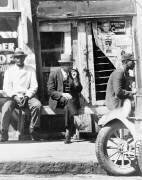 Vicksburg, Mississippi. Negroes (Walker Evans) - Muzeo.com