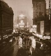 Soirée d'hiver, Times Square, Broadway, New York, début des années 30 (anonyme) - Muzeo.com