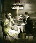 Couple d'amoureux en train de dîner. Carte poste fantaisie, vers 1910 (anonyme) - Muzeo.com