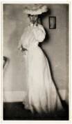 Femme en blanc (Clarence Hudson White) - Muzeo.com