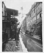 La Bièvre, ruelle des Gobelins, Paris (Eugène Atget) - Muzeo.com