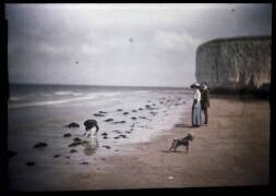 Margate beach, blue girl (John Cimon Warburg) - Muzeo.com