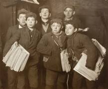 Newsboys (Lewis Wickes Hine) - Muzeo.com