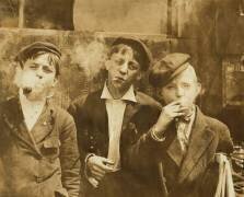 Newsies à Skeeter's Branch (Lewis Wickes Hine) - Muzeo.com