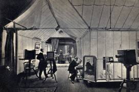 Un atelier de photographe (anonyme) - Muzeo.com