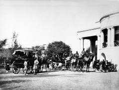 Le lieutenant Gouverneur du Pendjab et son carrosse (Samuel Bourne) - Muzeo.com