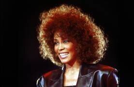 American Singer Whitney Houston June 1988 (Rue des Archives) - Muzeo.com