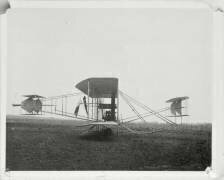 Avion biplan Wright, premier avion de l'armée française, 1910 (anonyme) - Muzeo.com