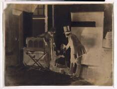 Henri Le Secq et une petite fille faisant l'aumône au joueur d'orgue de barbarie (Charles Nègre) - Muzeo.com