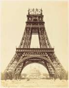 La Tour Eiffel en construction devant le palais du Trocadéro (Louis-Emile Durandelle) - Muzeo.com