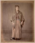 Portrait d'un japonais en costume traditionnel (anonyme) - Muzeo.com