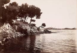 Bateau vu de la pointe de Saint-Hospice (anonymous) - Muzeo.com