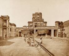 Interior of the Chutr Munzil, Lucknow (Felice Beato) - Muzeo.com